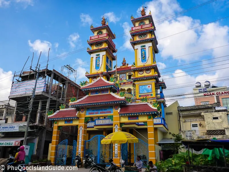 cao dai temple phu quoc