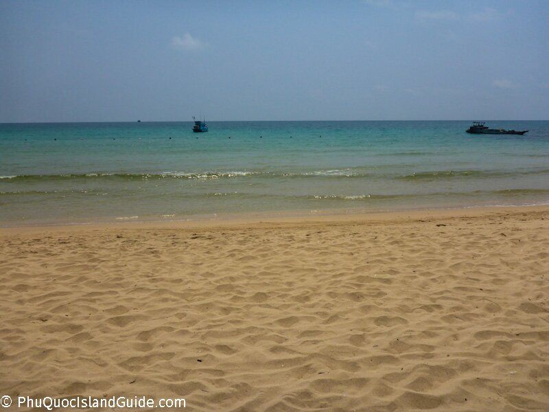 Bãi Mến beach nam du