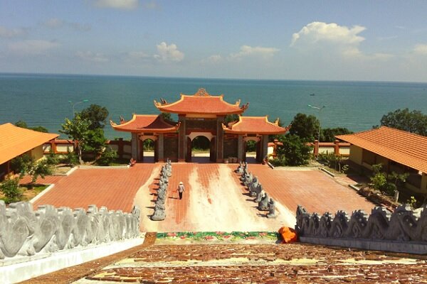 ho quoc pagoda phu quoc