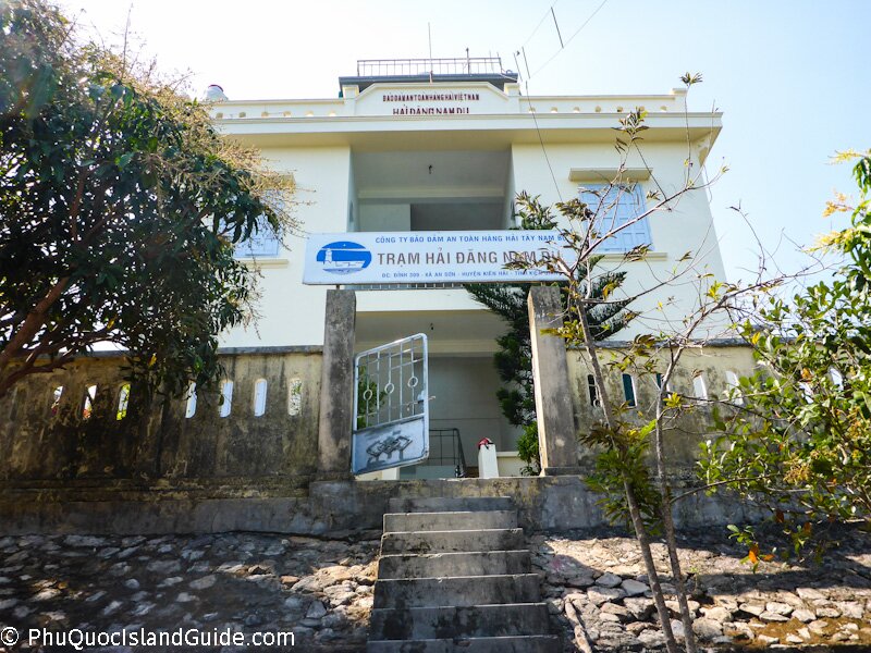 nam du lighthouse